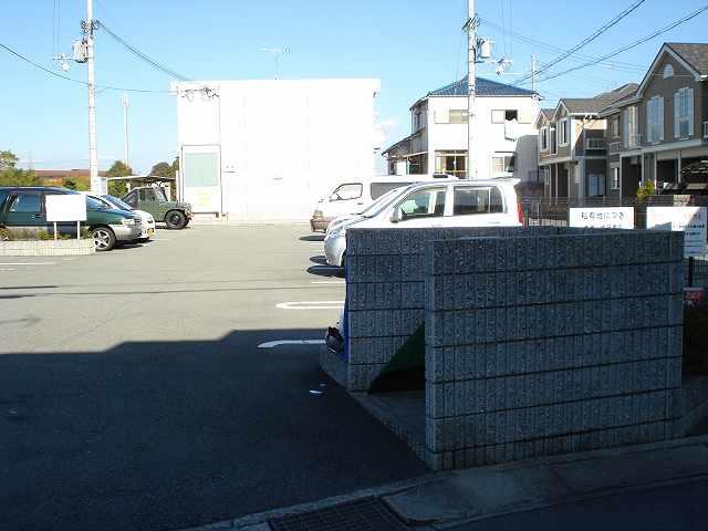 スカイ土山(21713)の外観・駐車場イメージ1枚目