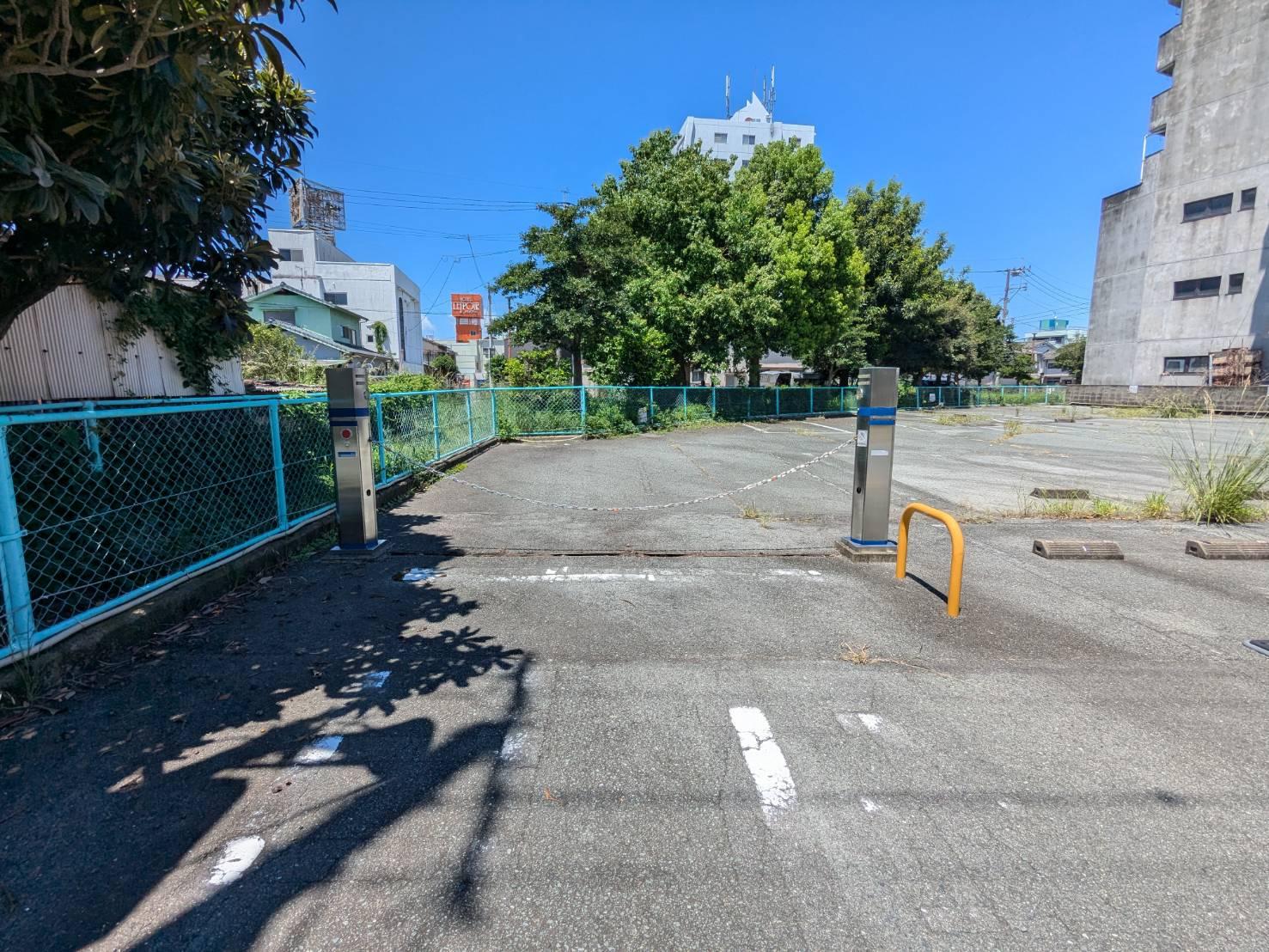 中島町月極駐車場の外観・駐車場イメージ2枚目