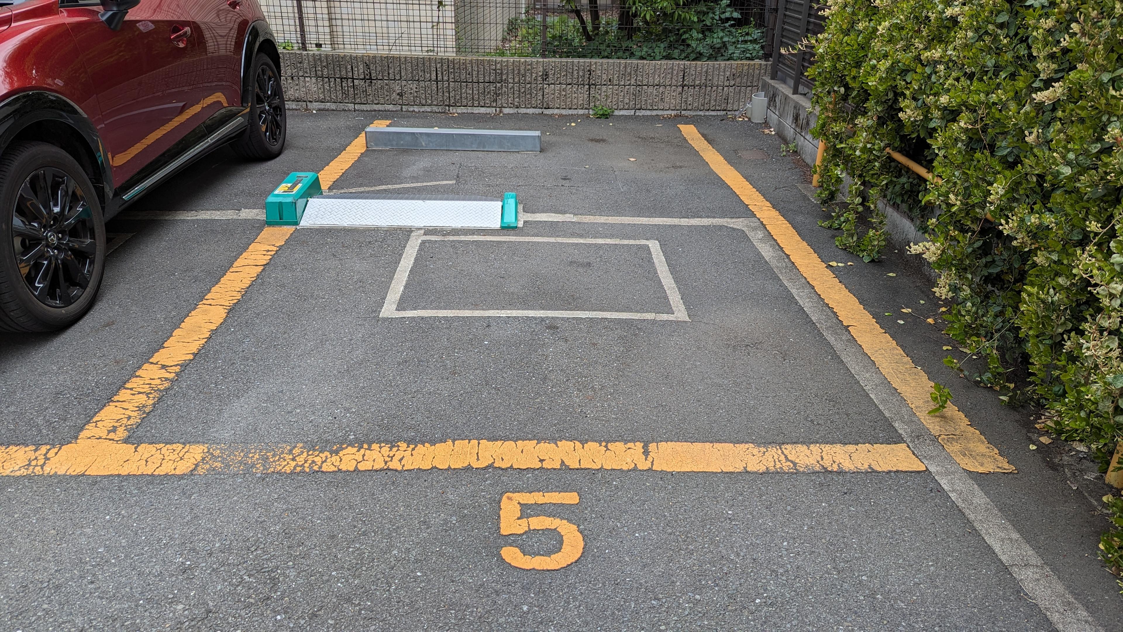 ニチエーパーク自由ヶ丘の外観・駐車場イメージ2枚目
