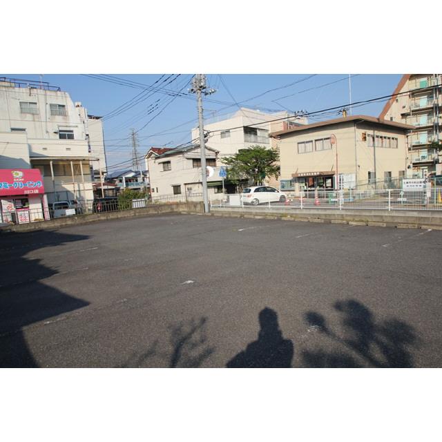 久根間駐車場の外観・駐車場イメージ2枚目
