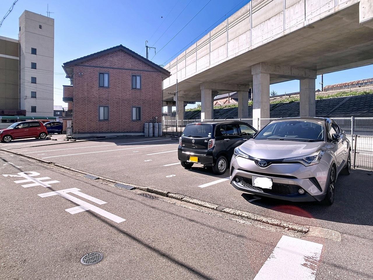 ウィルモア長土塀月極駐車場の外観・駐車場イメージ2枚目