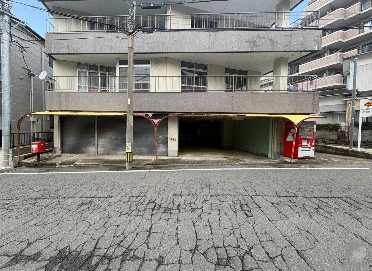 小島マンションの外観・駐車場イメージ1枚目