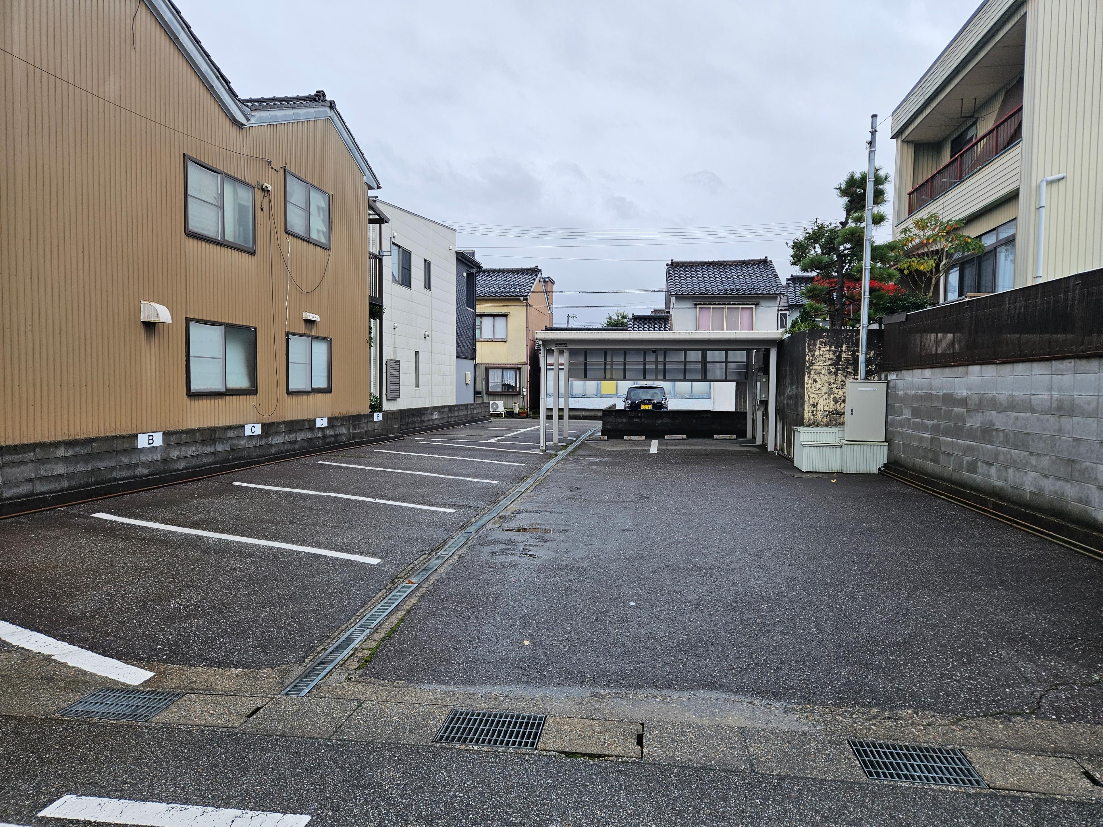 すわさんパーキングの外観・駐車場イメージ1枚目