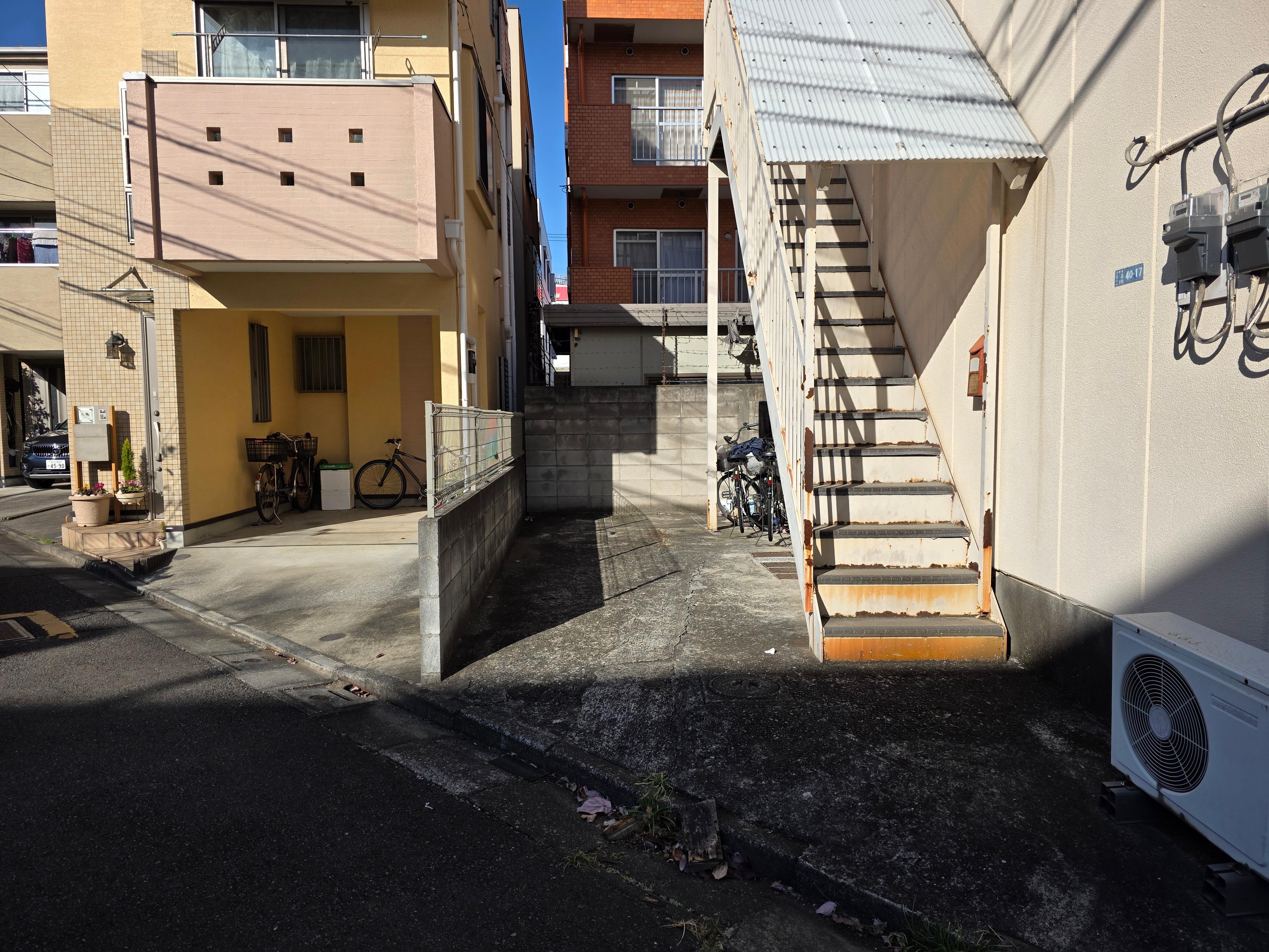 千鳥24017バイク置場の外観・駐車場イメージ1枚目