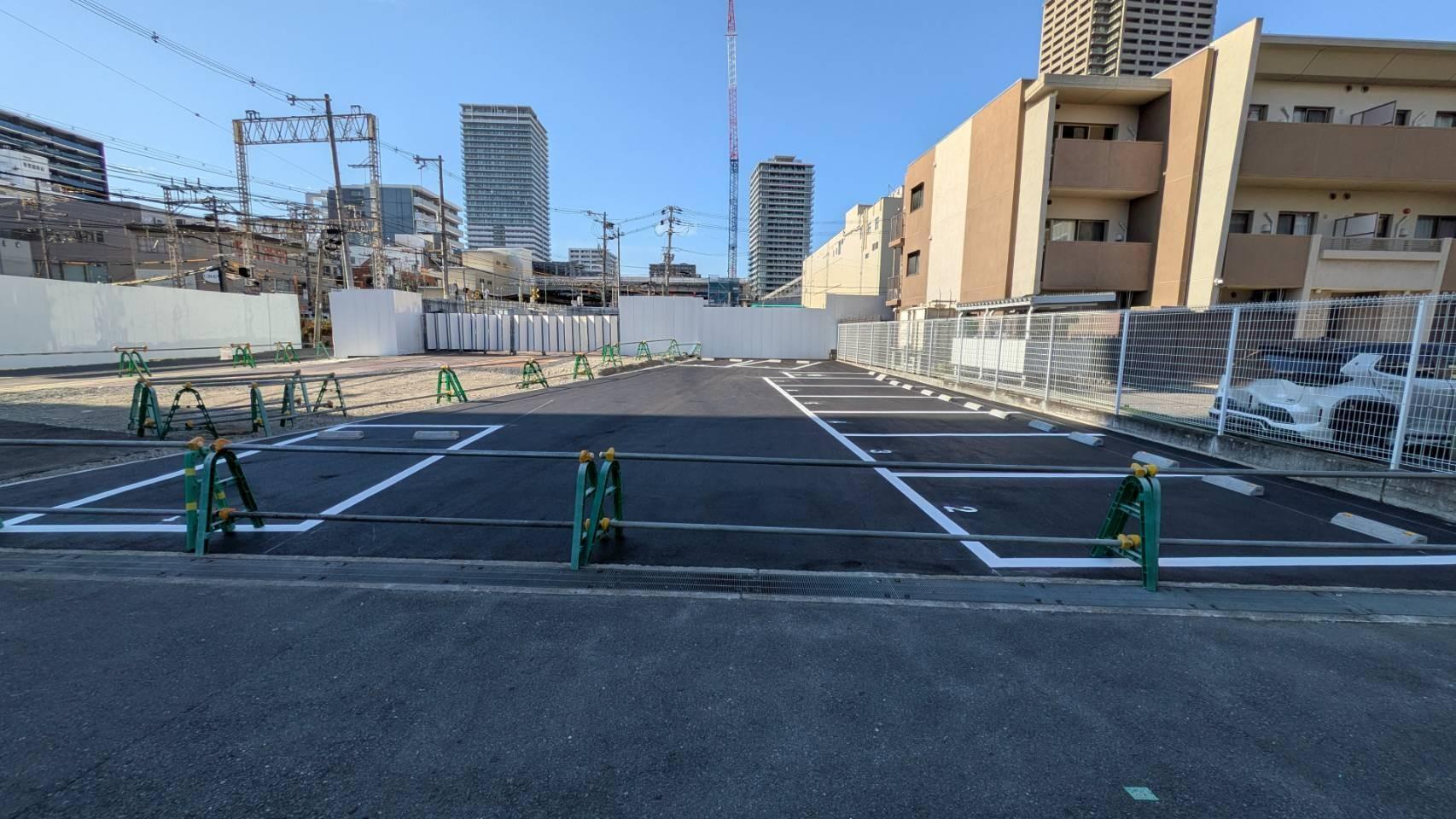 田村建設ガレージ 香里南之町Ⅱの外観・駐車場イメージ1枚目