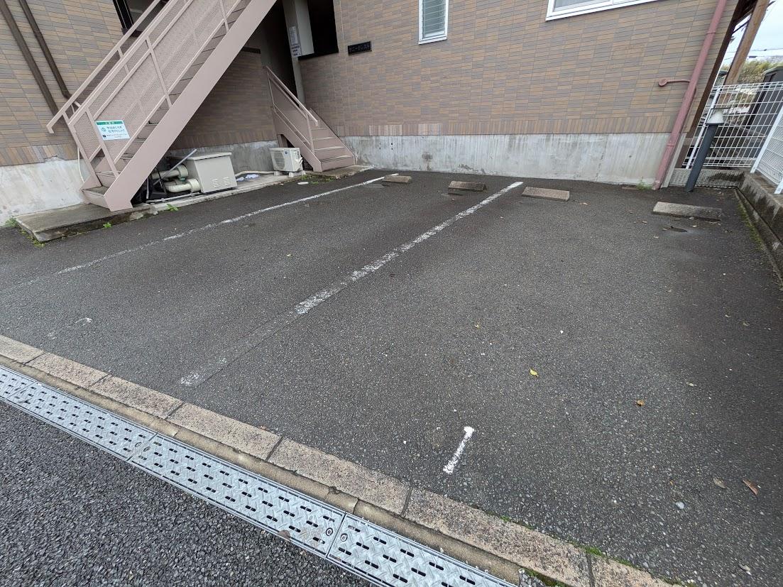 サニークレストの外観・駐車場イメージ2枚目