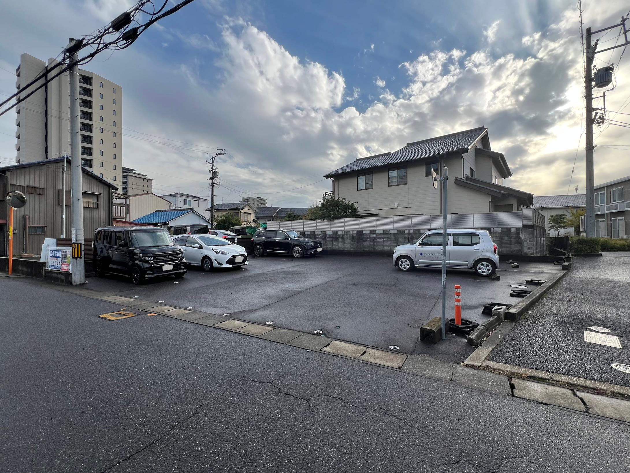 下山駐車場の外観・駐車場イメージ2枚目