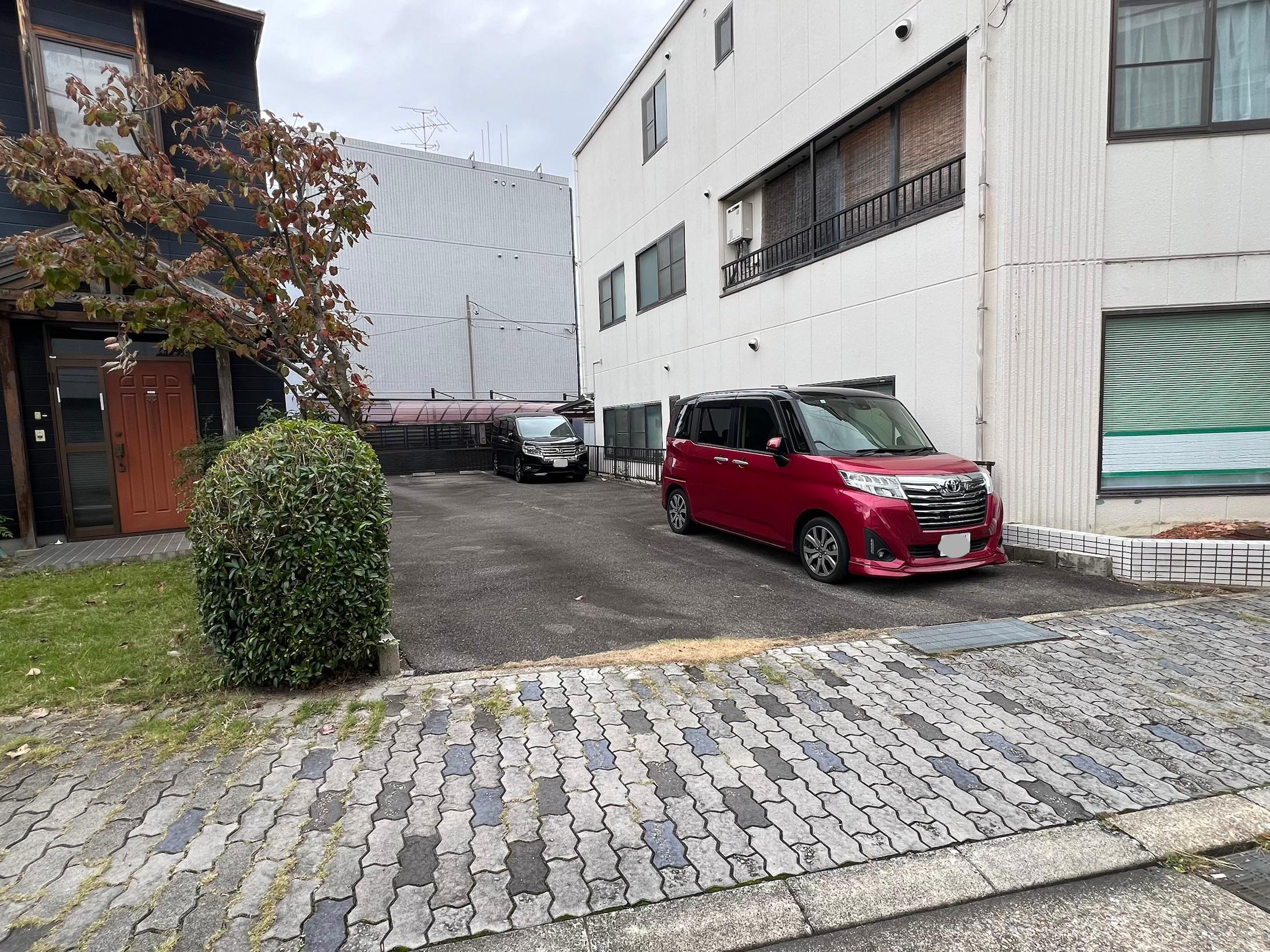 川本駐車場の外観・駐車場イメージ2枚目