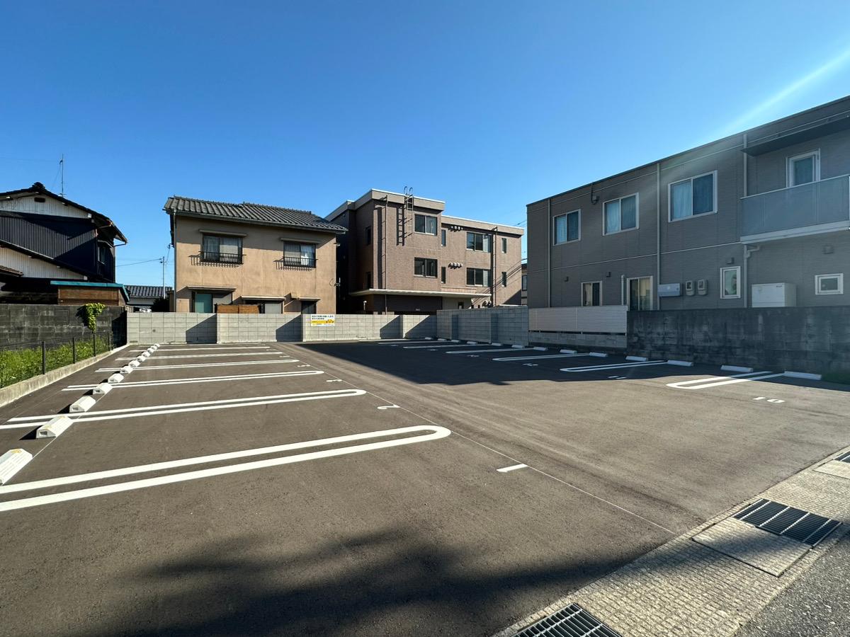 密田月極駐車場の外観・駐車場イメージ1枚目