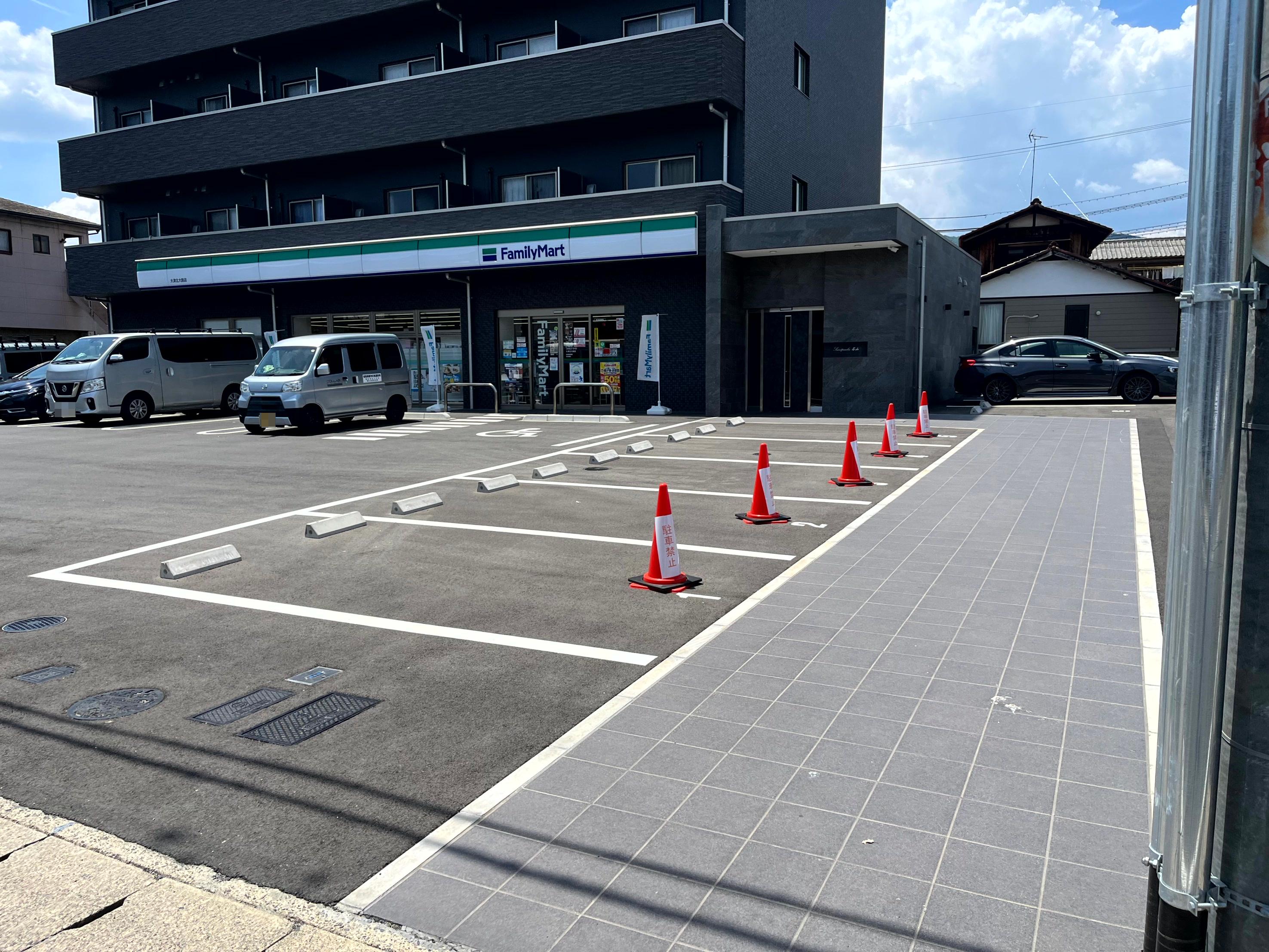 セントポーリア石山ガレージの外観・駐車場イメージ1枚目