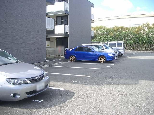 Interista(32853)の外観・駐車場イメージ2枚目