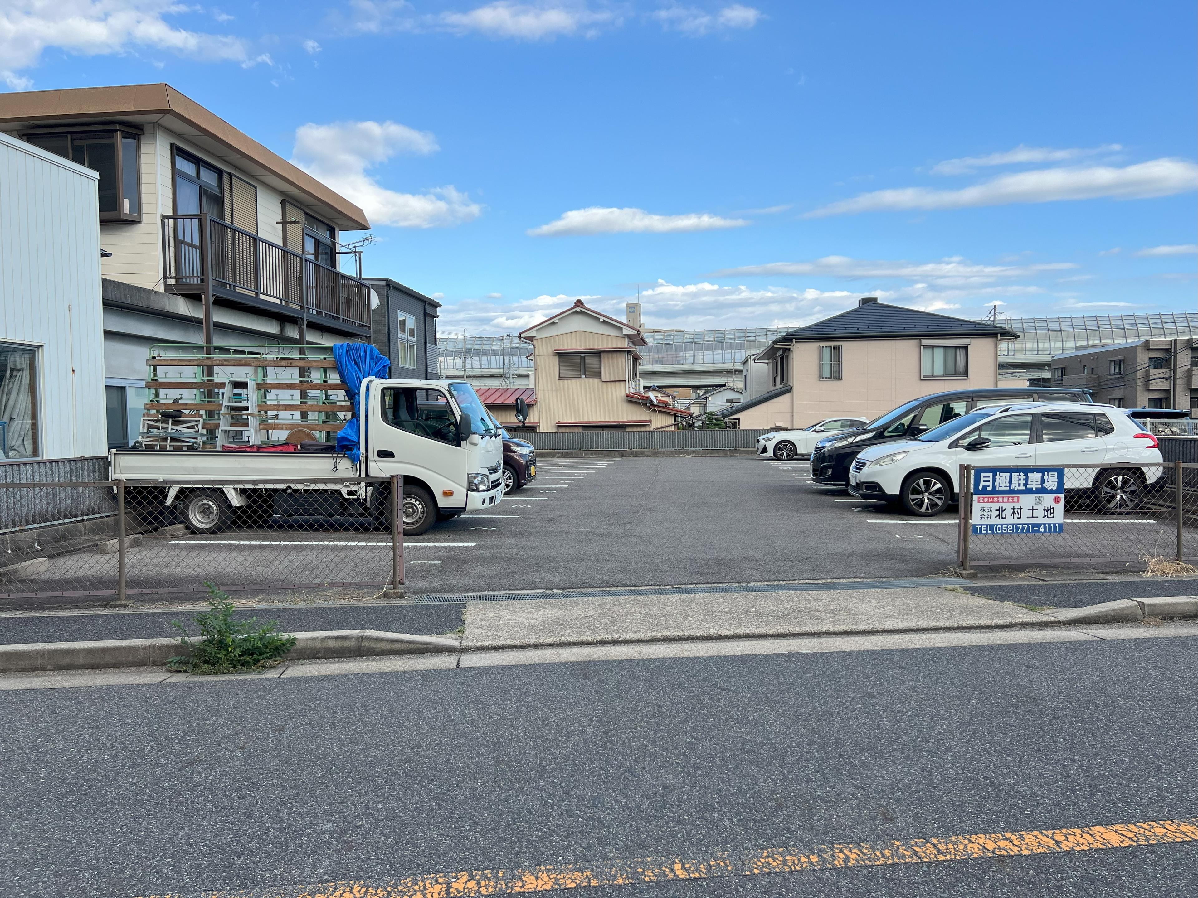 神里駐車場の外観・駐車場イメージ1枚目