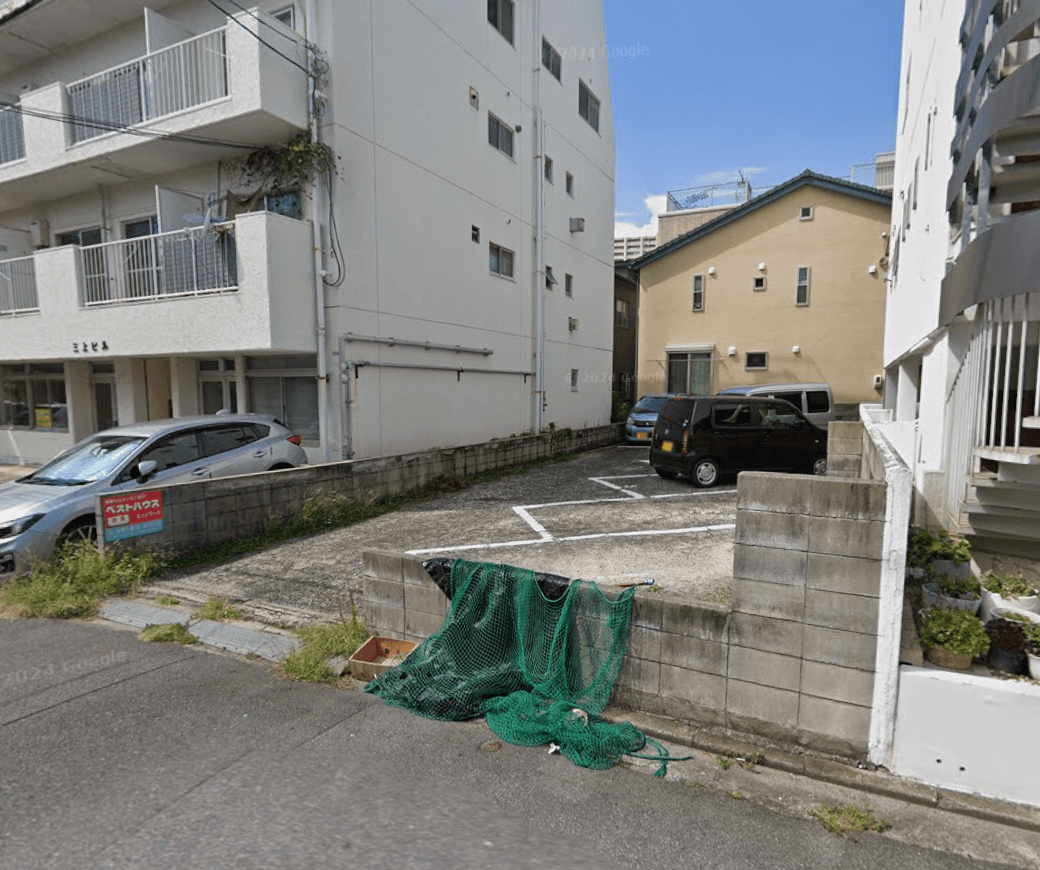 陣崎(東千田町)ガレージの外観・駐車場イメージ1枚目