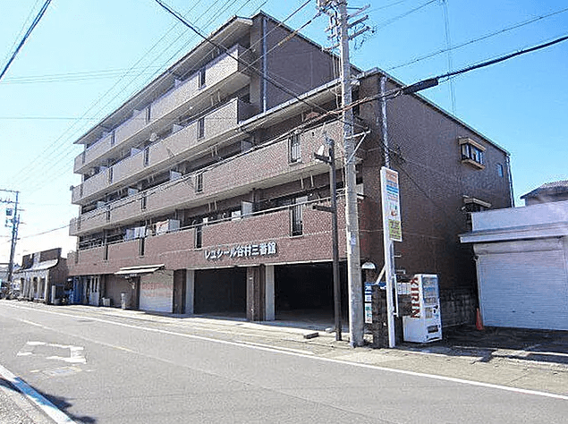 レユシール谷村三番館の外観・駐車場イメージ1枚目