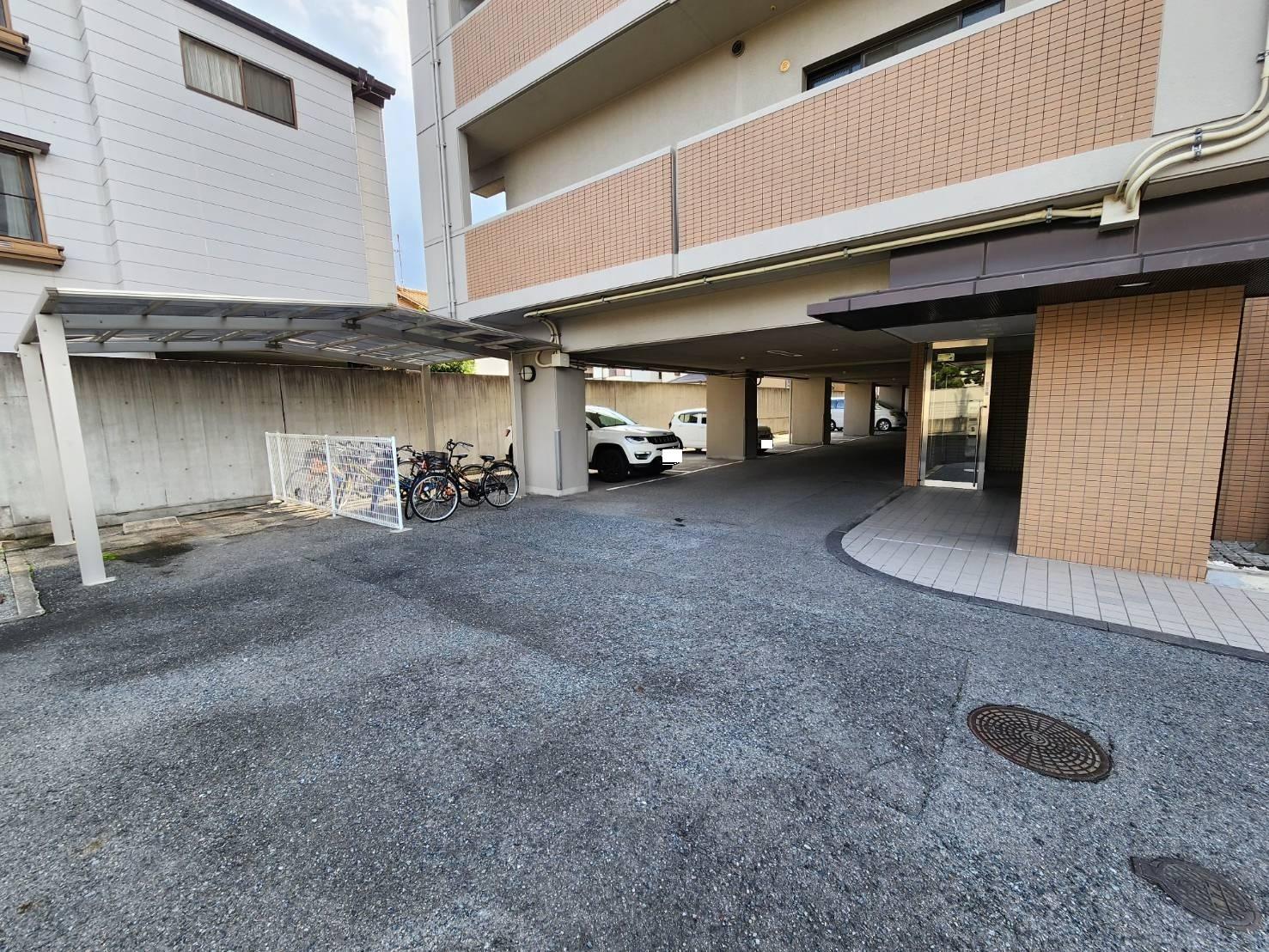 ベル・ドムール羽衣外部貸し駐車場の外観・駐車場イメージ2枚目
