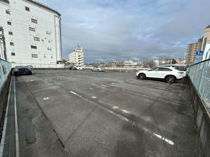 中央パーキングの外観・駐車場イメージ2枚目