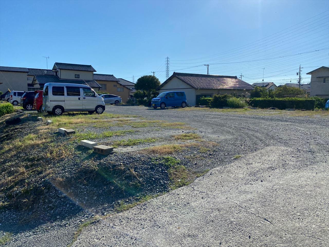 入野町16121-12の外観・駐車場イメージ2枚目