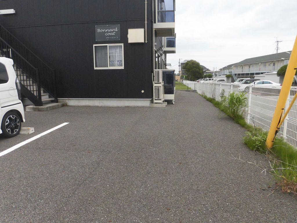 ボナールコート月極駐車場の外観・駐車場イメージ1枚目