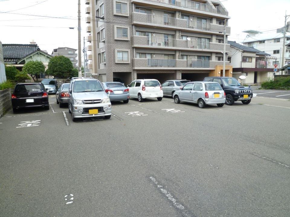 志々目駐車場の外観・駐車場イメージ2枚目