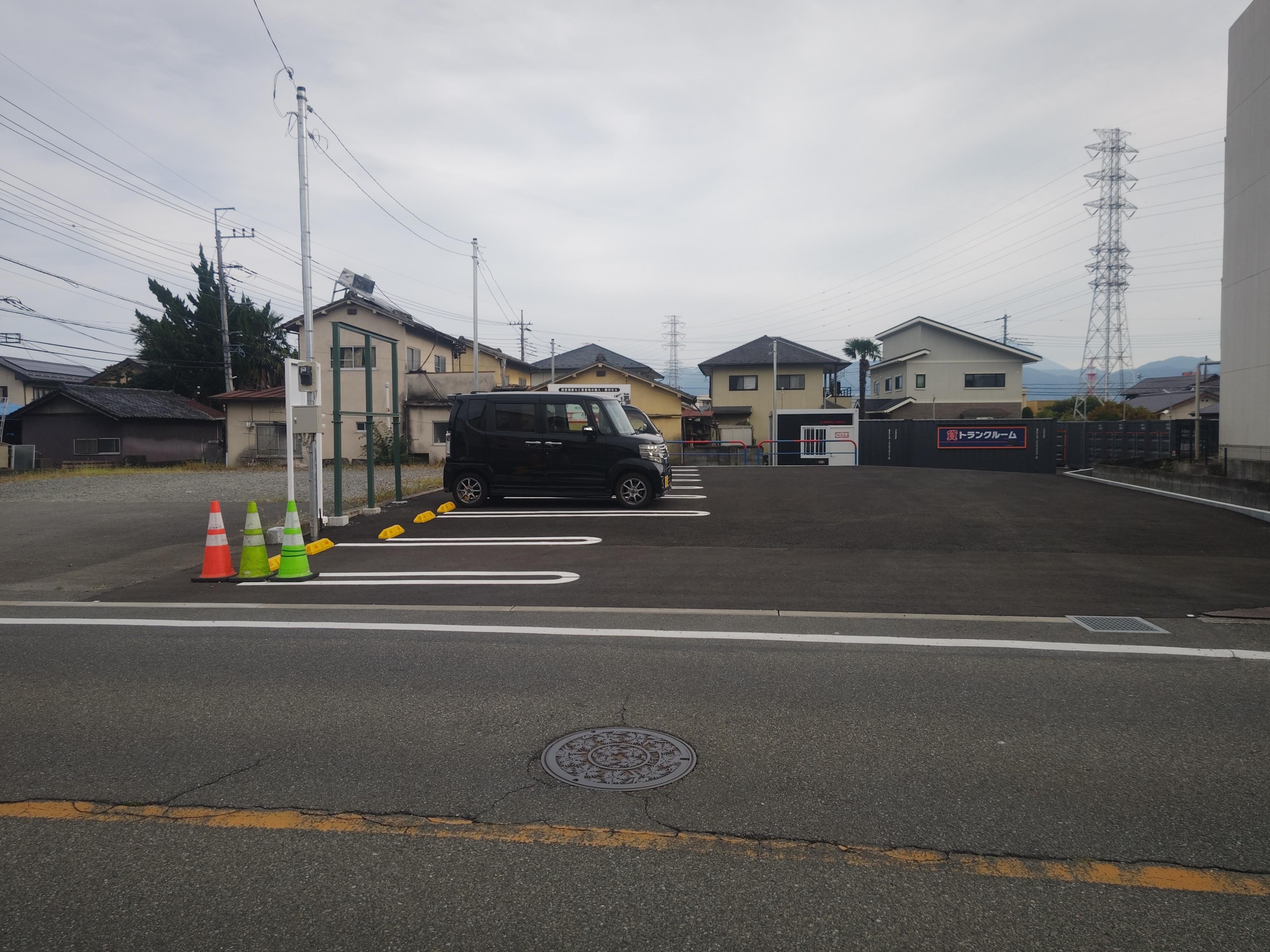 信玄データ駐車場(軽自動車)の外観・駐車場イメージ1枚目
