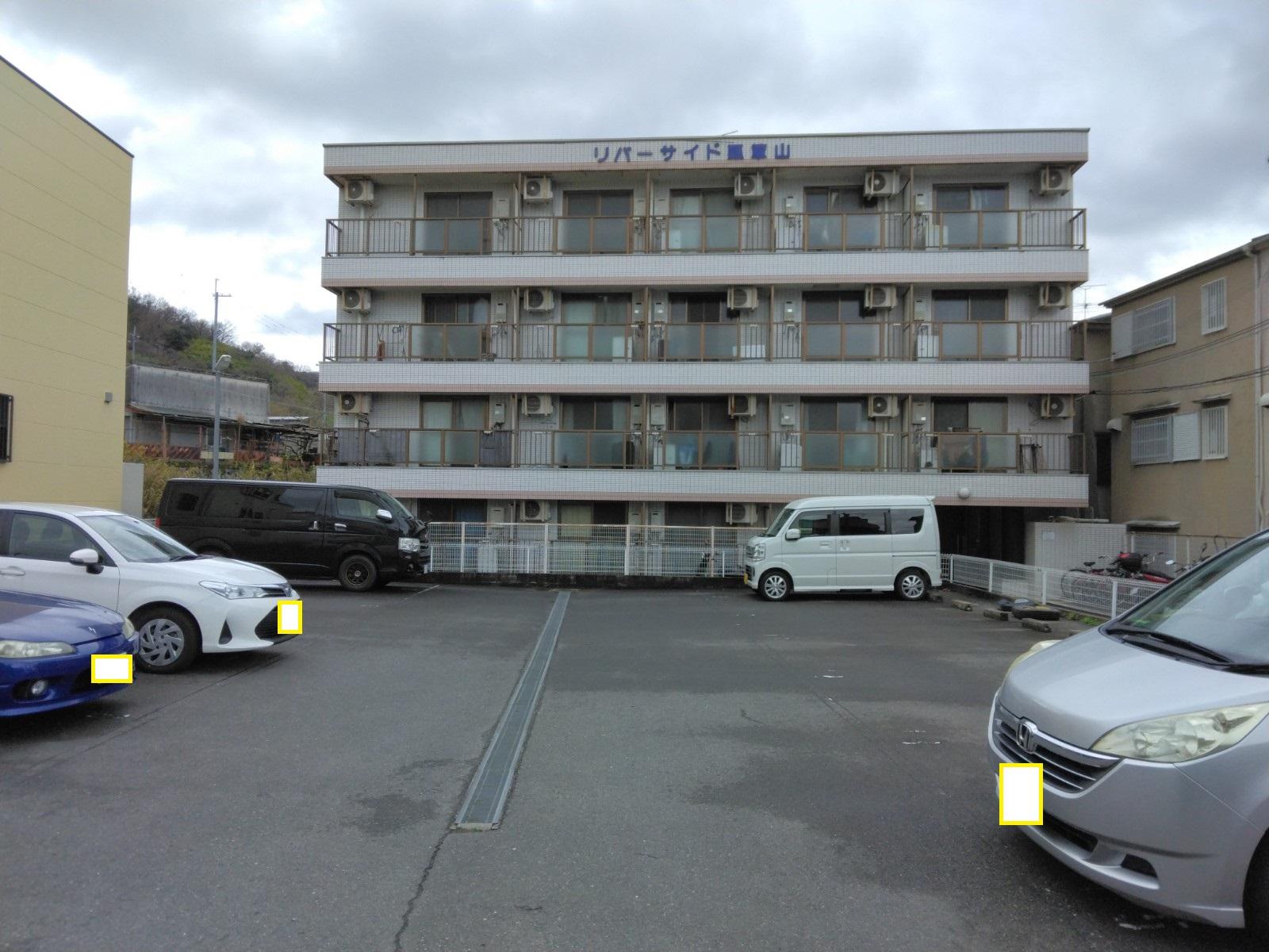 リバーサイド瓢箪山の外観・駐車場イメージ1枚目