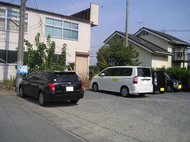 八幡町月極駐車場の外観・駐車場イメージ1枚目