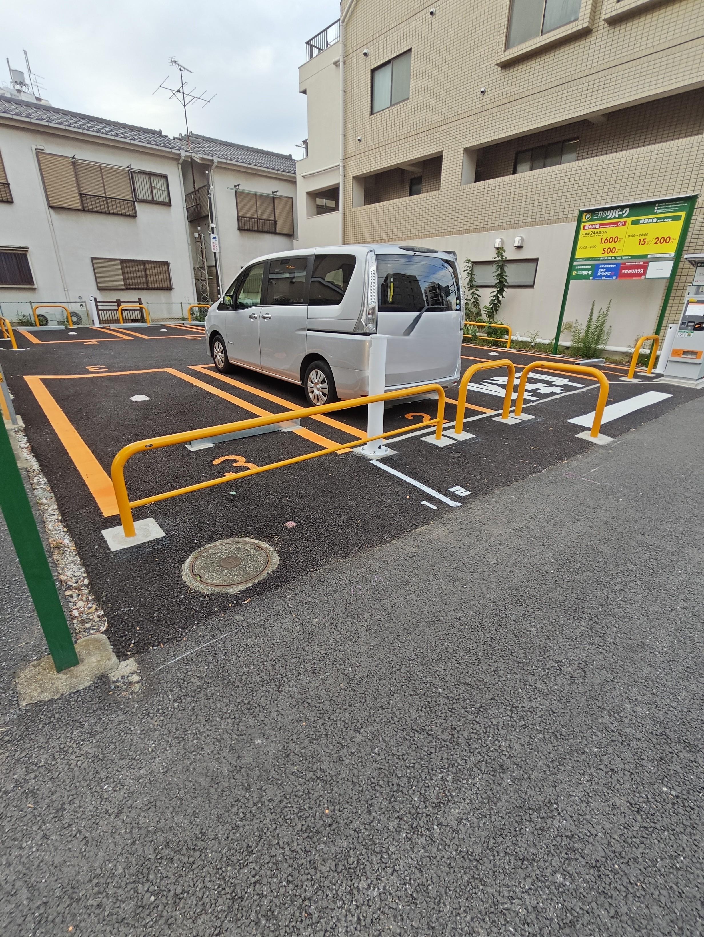 泉町バイクパーキングの外観・駐車場イメージ1枚目