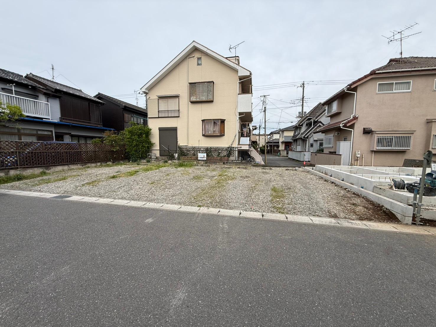 鈴木駐車場(松飛台)の外観・駐車場イメージ1枚目
