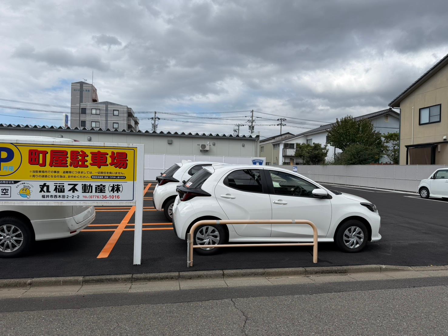 町屋駐車場の外観・駐車場イメージ2枚目