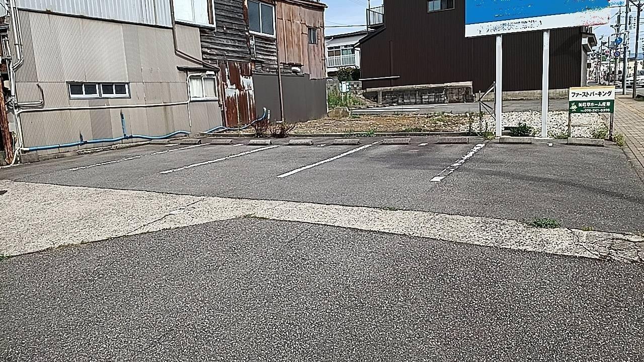 ファーストパーキングの外観・駐車場イメージ1枚目