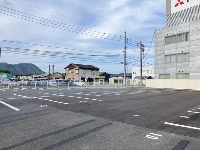 東津田堂の前国道駐車場の外観・駐車場イメージ1枚目