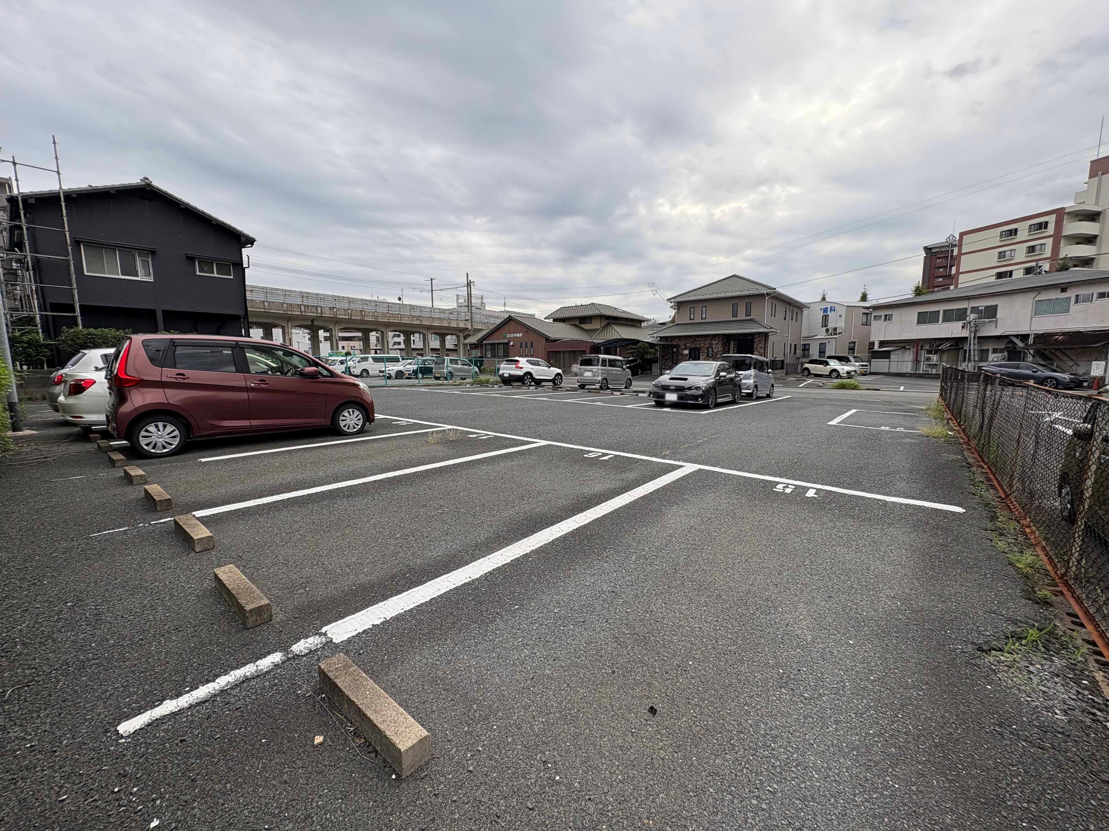 パーキング藤本の外観・駐車場イメージ2枚目