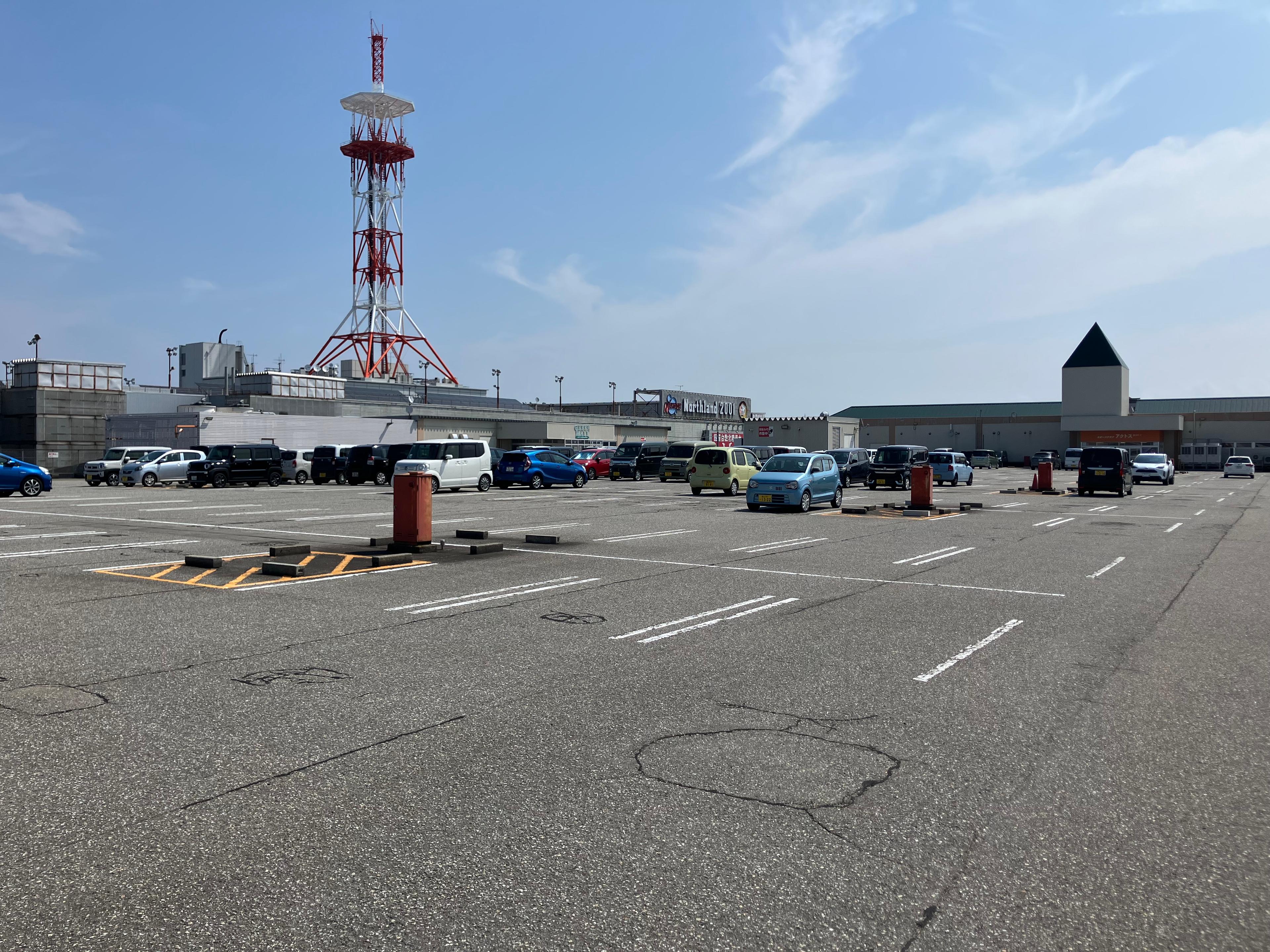 グリーンモール山室 屋上駐車場の外観・駐車場イメージ2枚目