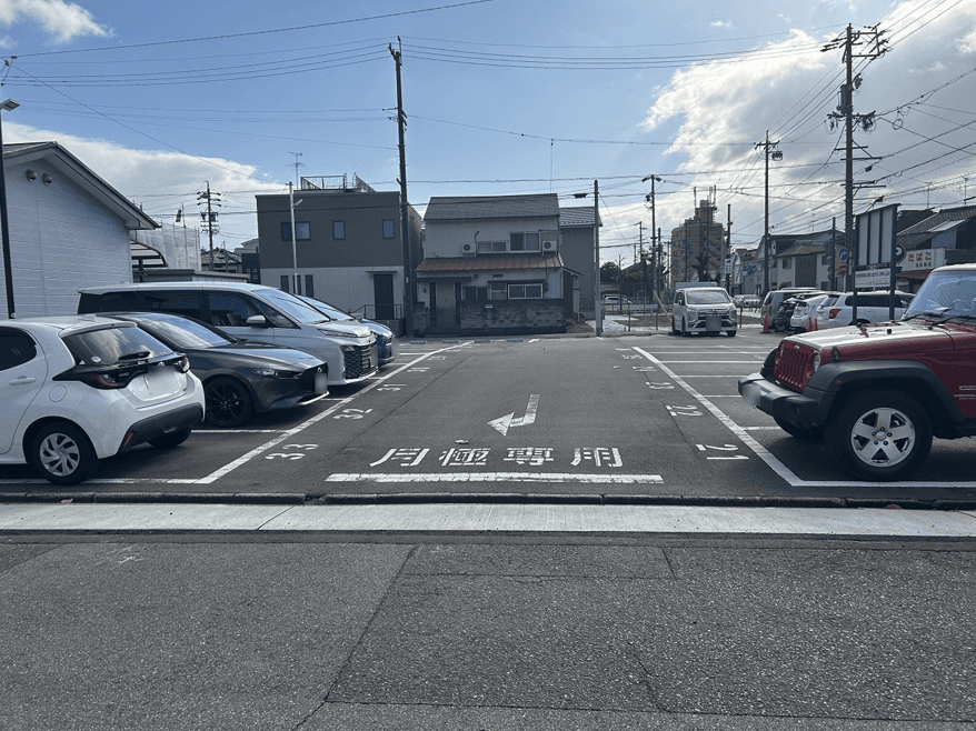 西ノ割町1丁目の外観・駐車場イメージ2枚目