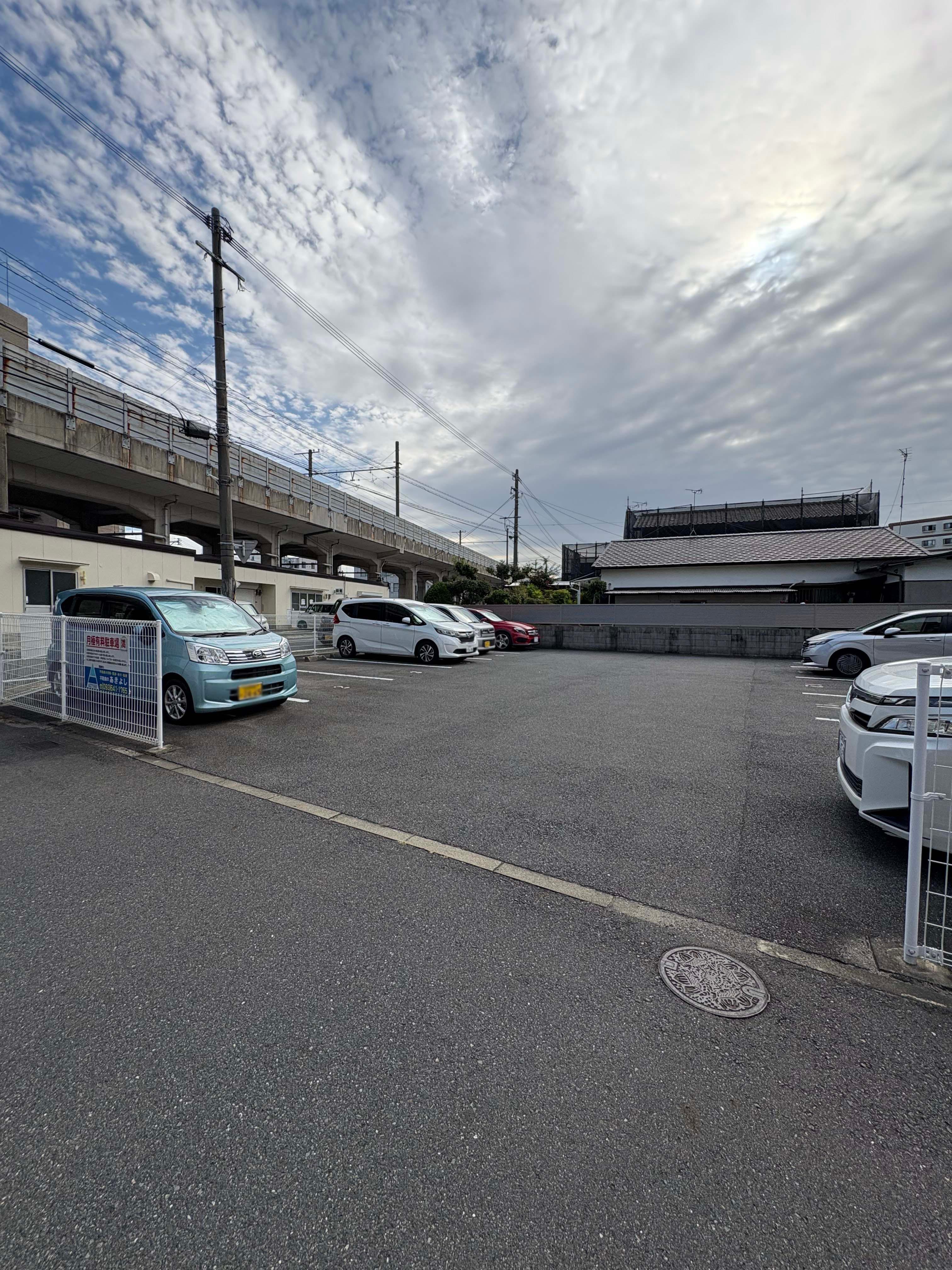 穴生一丁目東パーキングの外観・駐車場イメージ2枚目