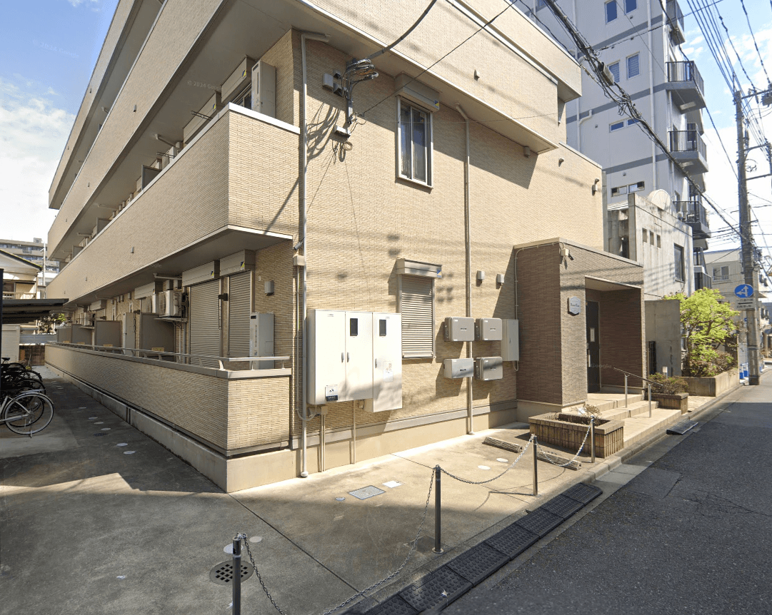 メゾン ドゥ ラシーヌの外観・駐車場イメージ1枚目