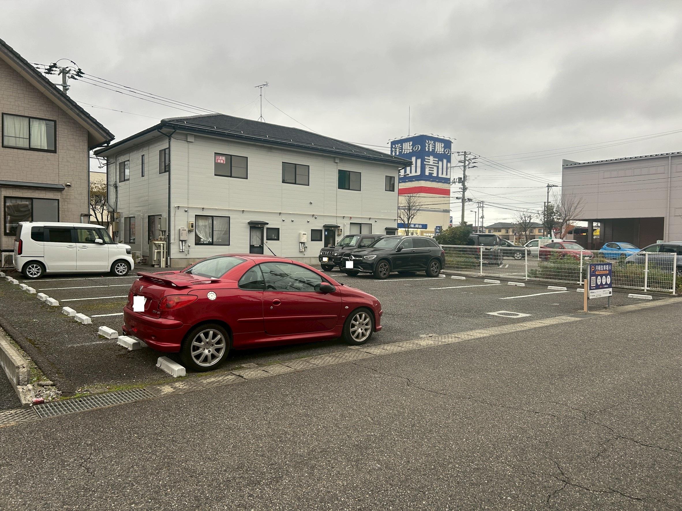 62.マイハウスパティオⅣ裏月極ガレージの外観・駐車場イメージ2枚目