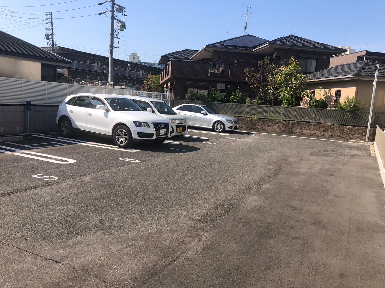 山田4丁目の外観・駐車場イメージ1枚目