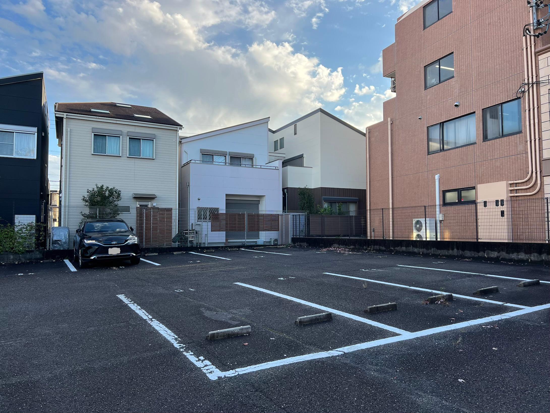 本郷駐車場の外観・駐車場イメージ2枚目