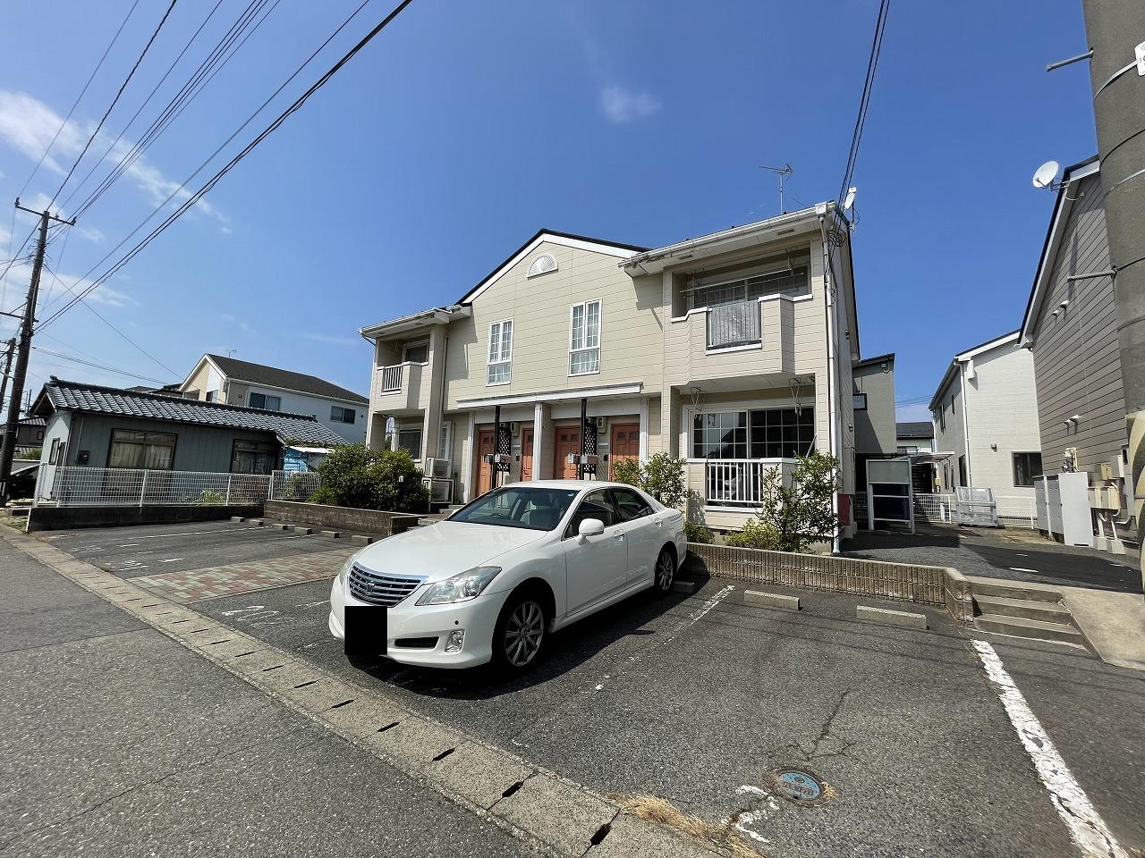 カメリア A棟の外観・駐車場イメージ2枚目