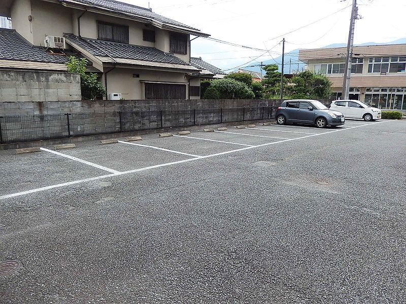 ウエスト タウン(27865)の外観・駐車場イメージ2枚目