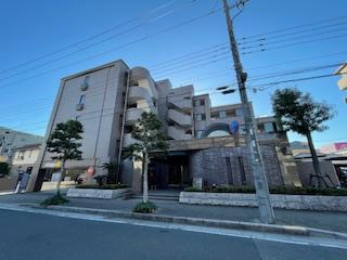 リバレインの外観・駐車場イメージ1枚目