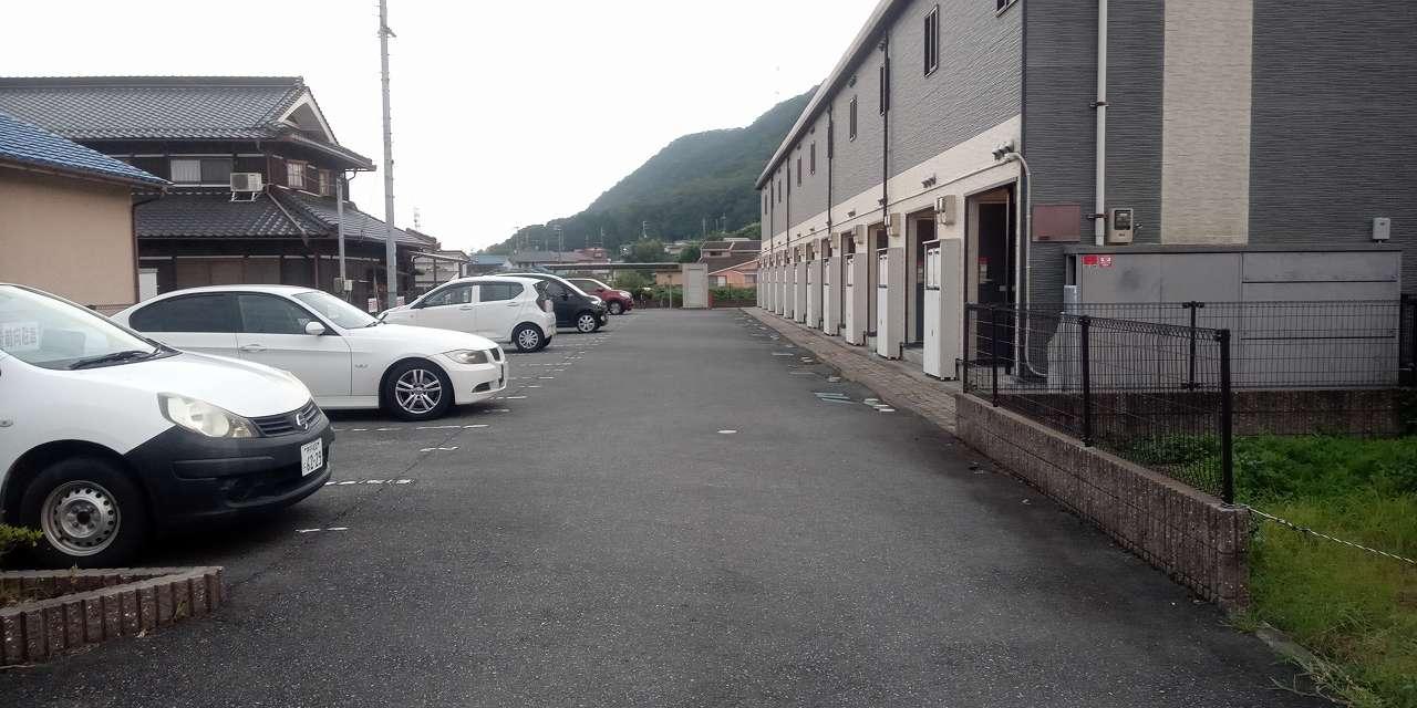トゥエンティツゥ(34567)の外観・駐車場イメージ2枚目