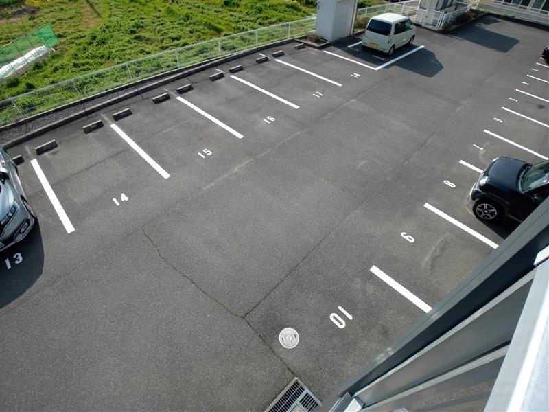 リベルタ(28227)の外観・駐車場イメージ1枚目