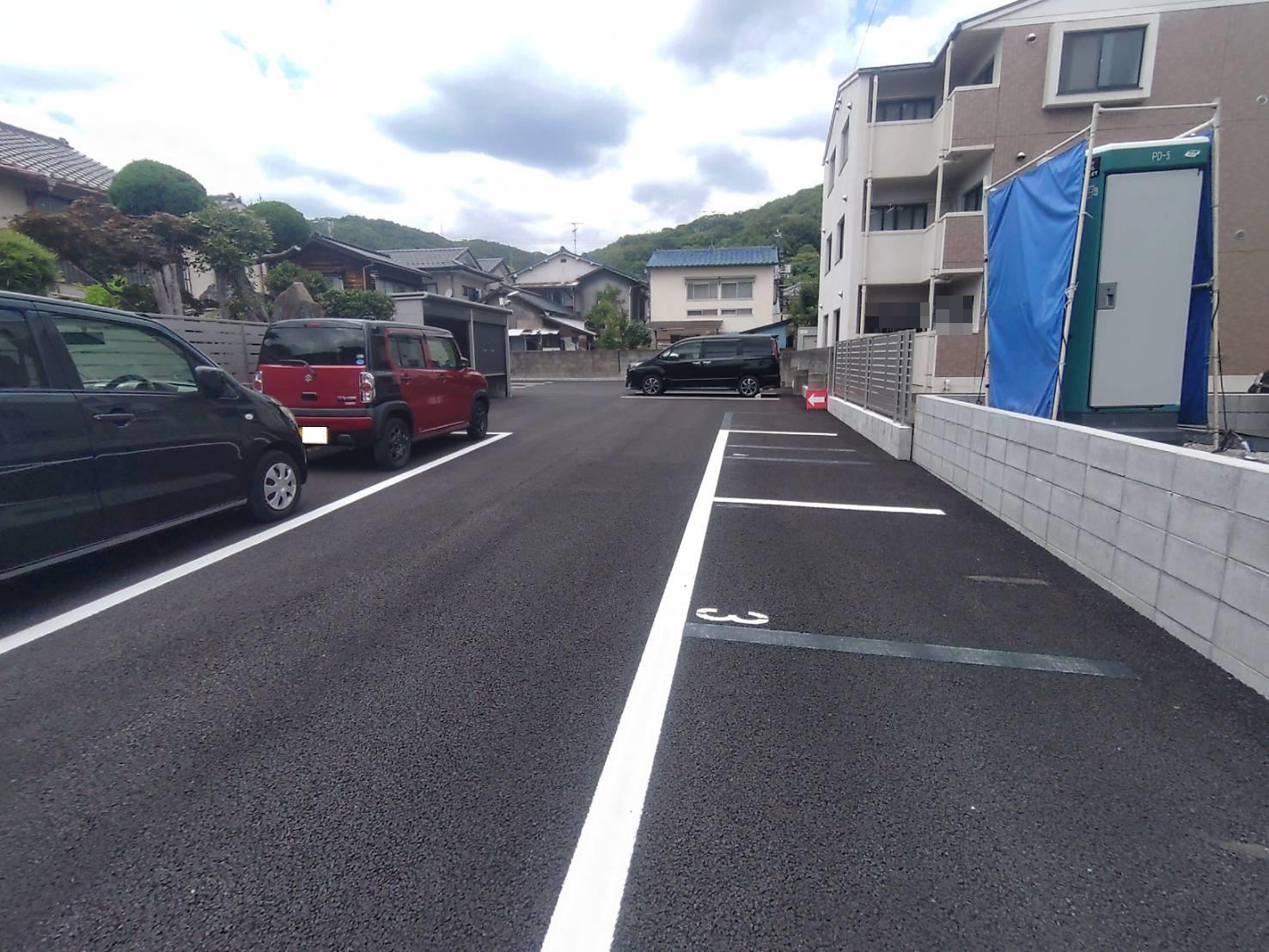 稲荷町1ガレージの外観・駐車場イメージ2枚目