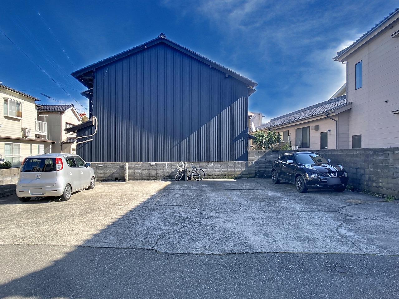 芳斉瀬沢パーキングの外観・駐車場イメージ1枚目