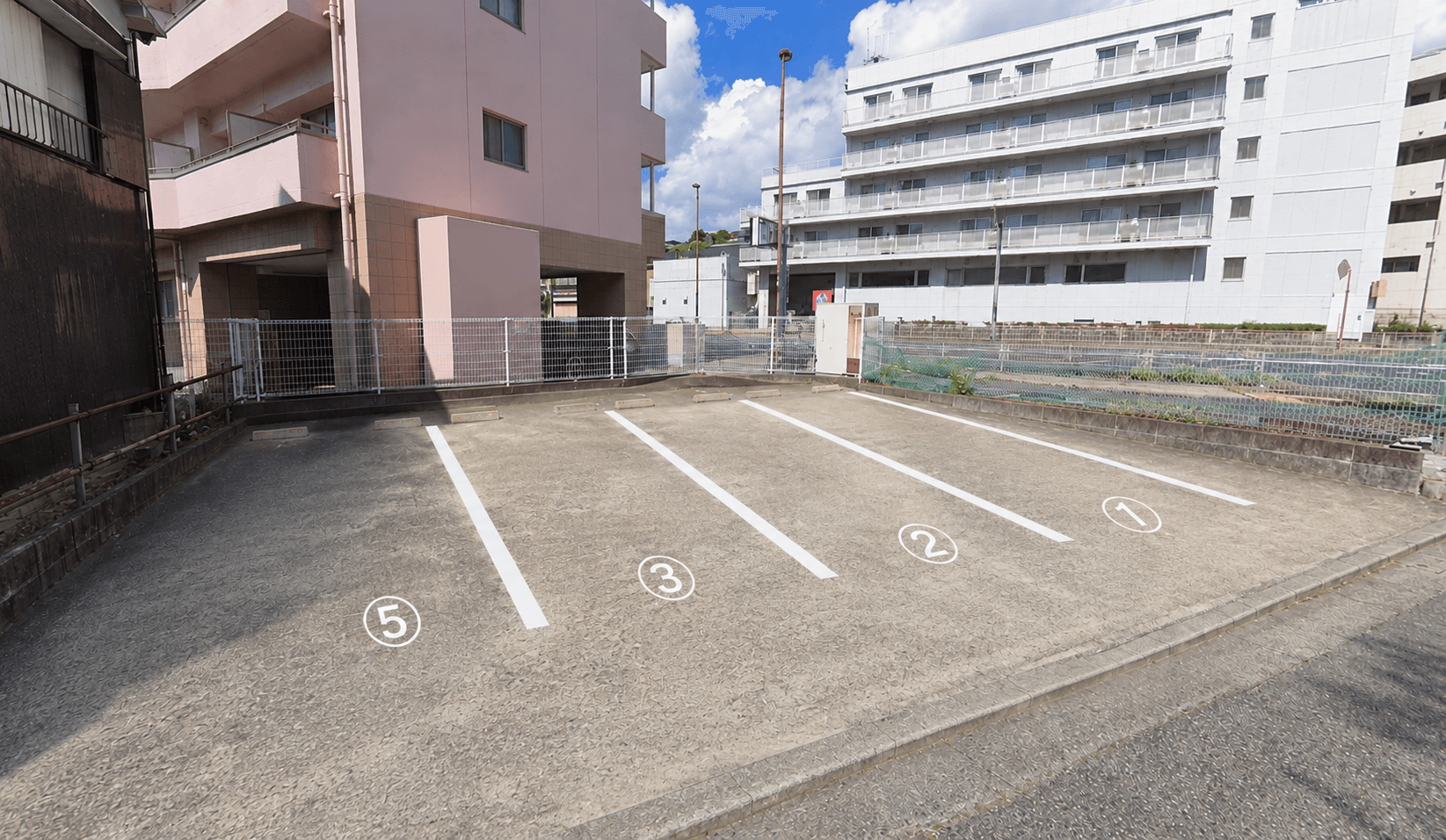 リビングサ―ビス和田駐車場の外観・駐車場イメージ1枚目