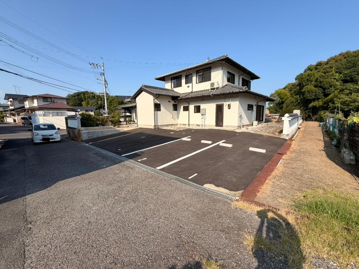 尾津町2丁目沖廣駐車場の外観・駐車場イメージ3枚目
