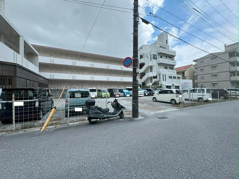 グランデパーキングの外観・駐車場イメージ1枚目