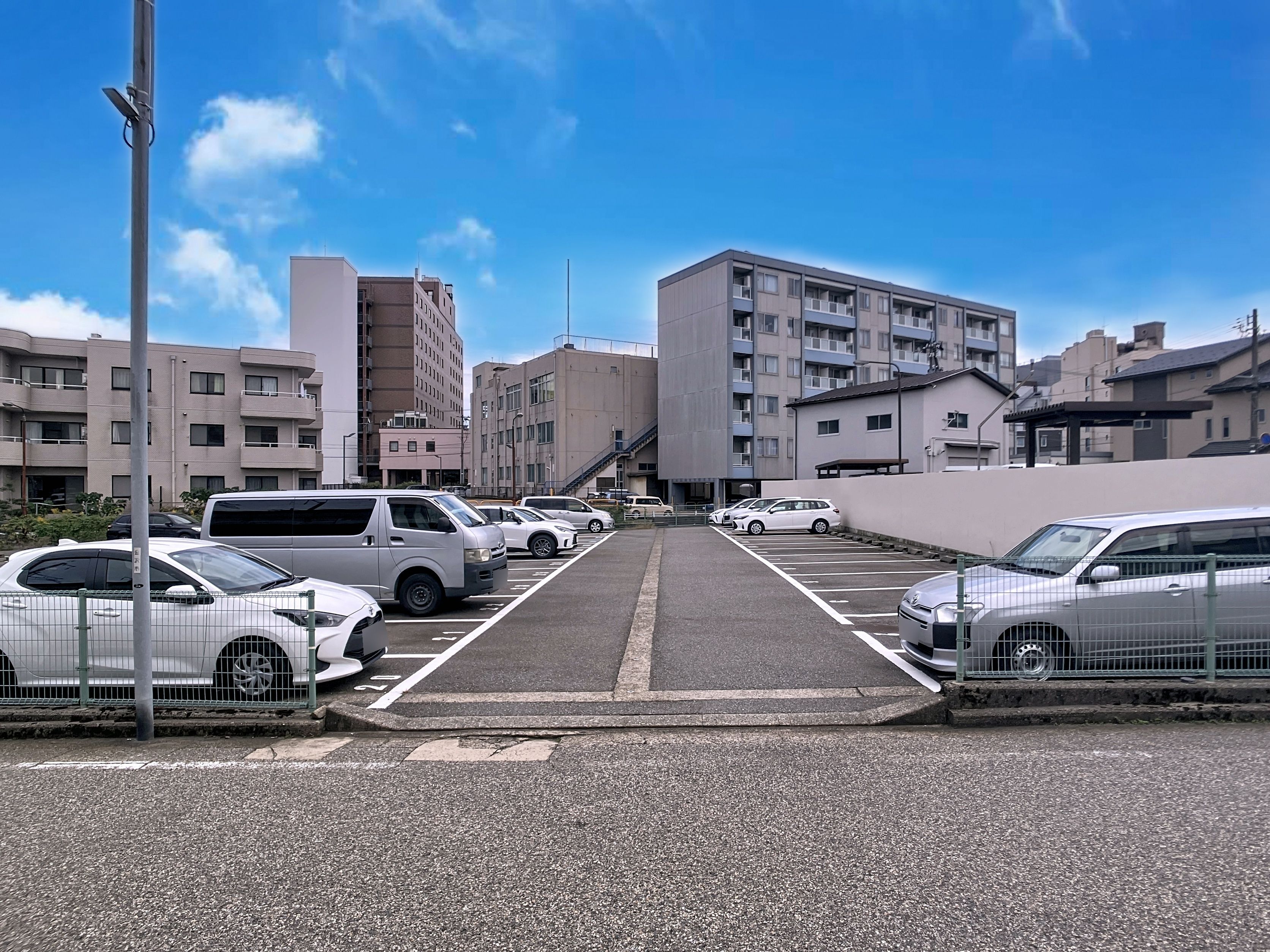 エンジェルパーキングの外観・駐車場イメージ1枚目